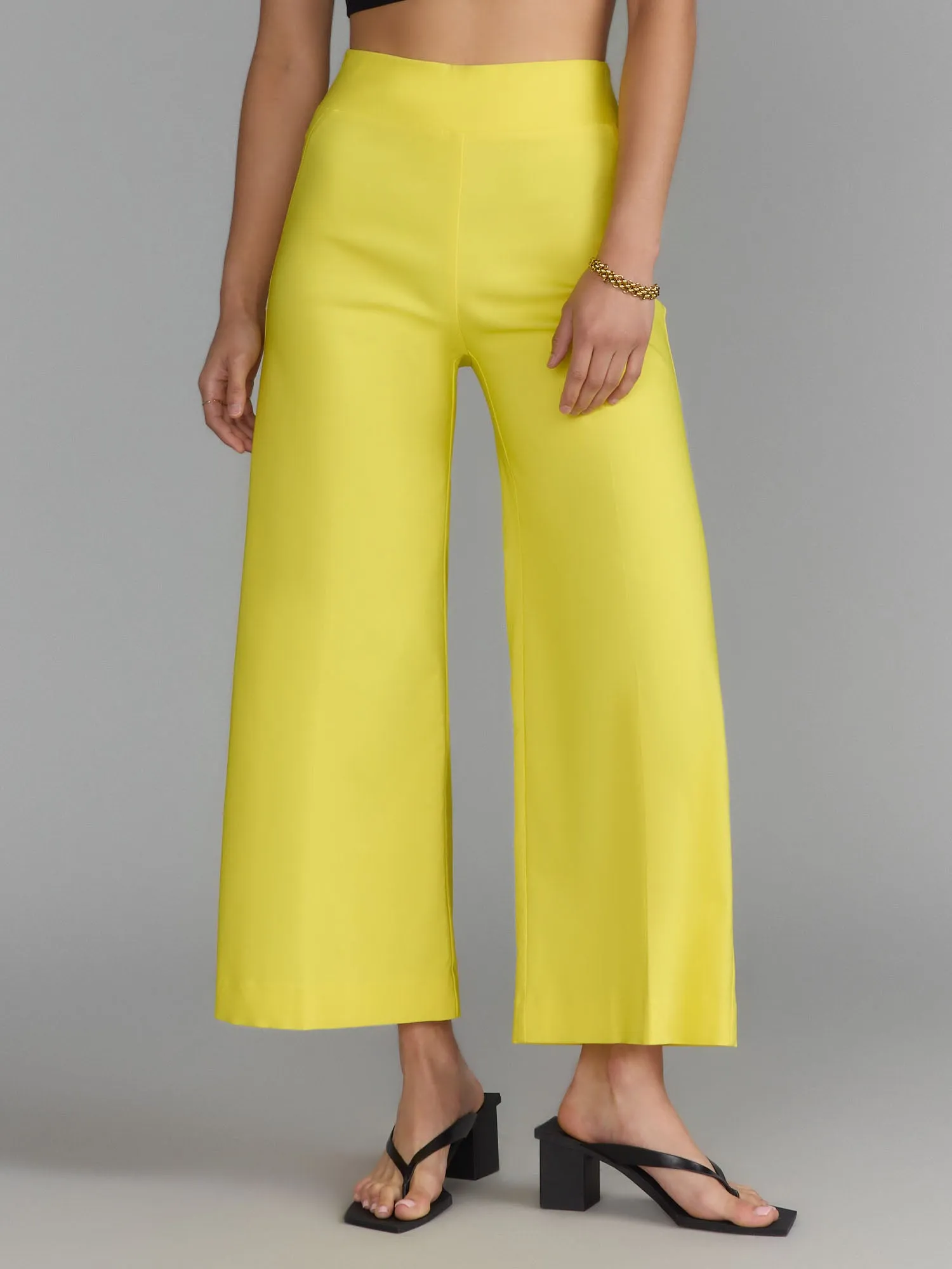 Essential Crop Wide Leg Pant
