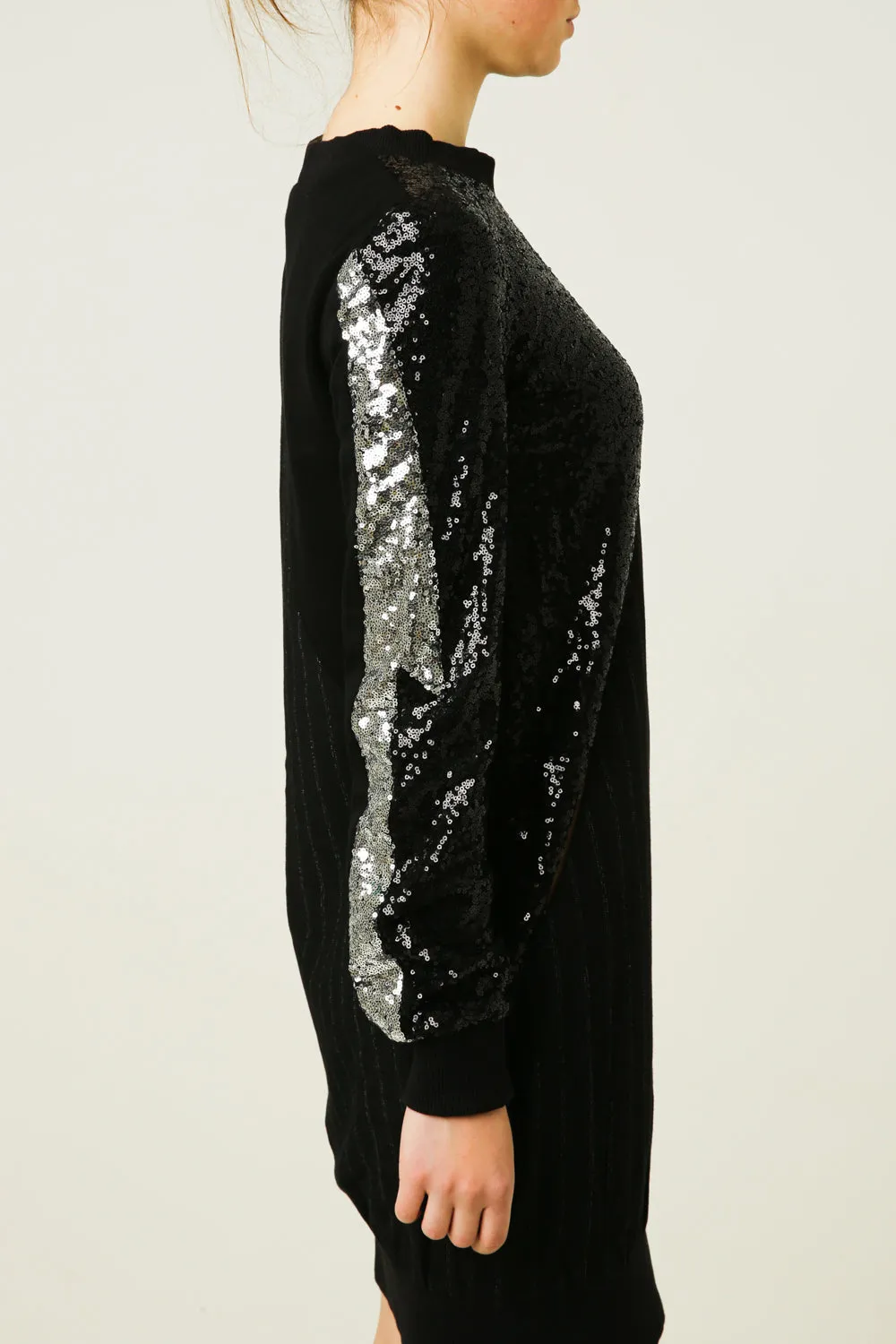 Knee-length dress