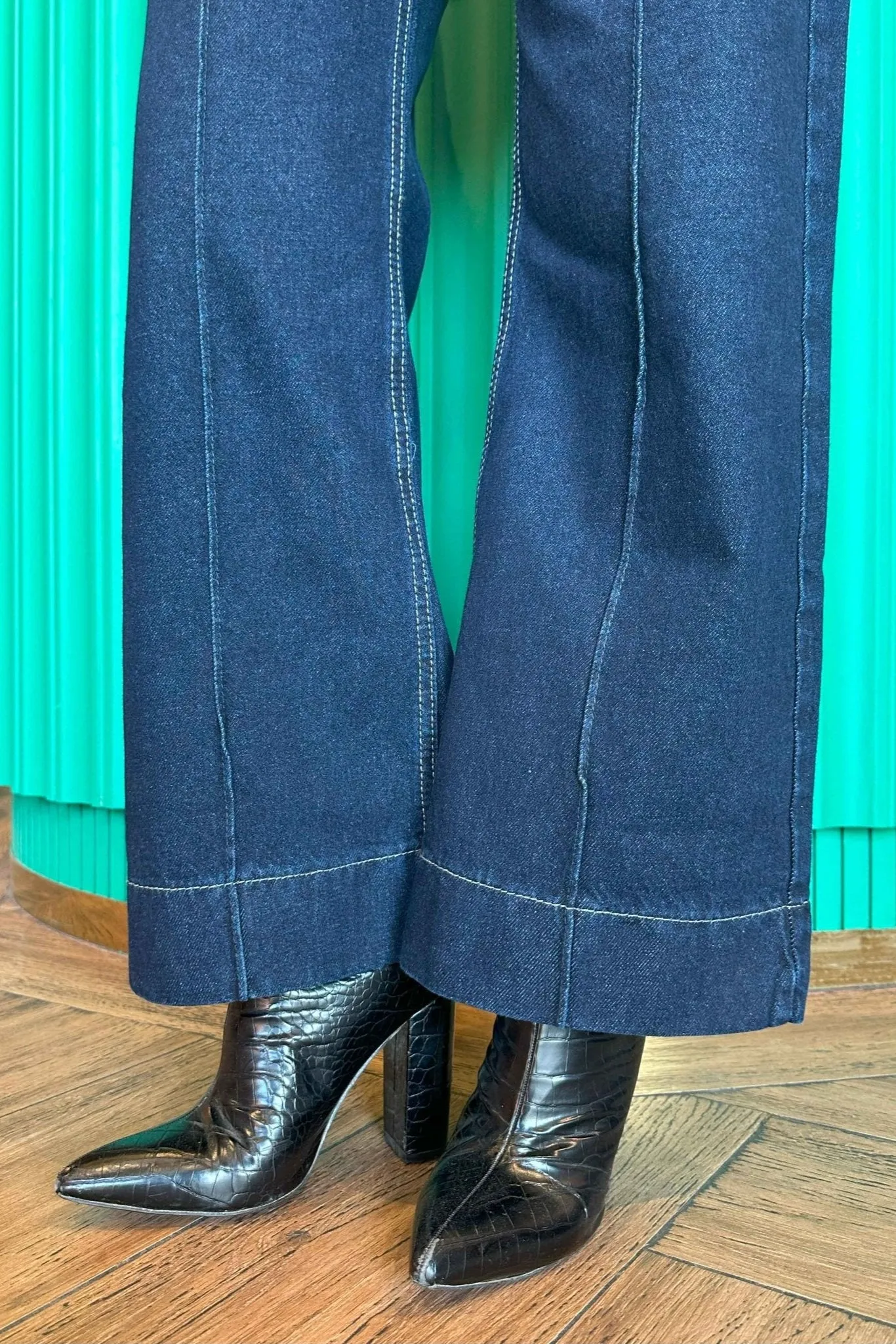 (Pre-Order) Cropped Wide Leg - Navy Blue Wash Jeans.